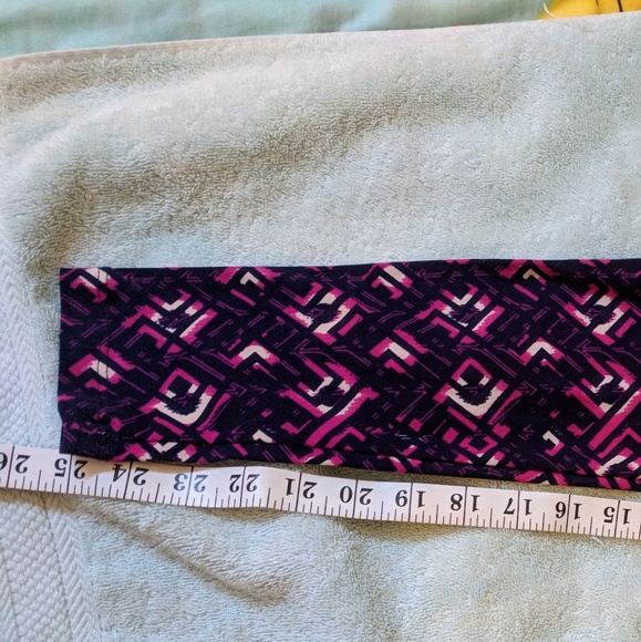 NWOT LULAROE SQUARES ONE SIZE LEGGINGS. - Picture 7 of 7
